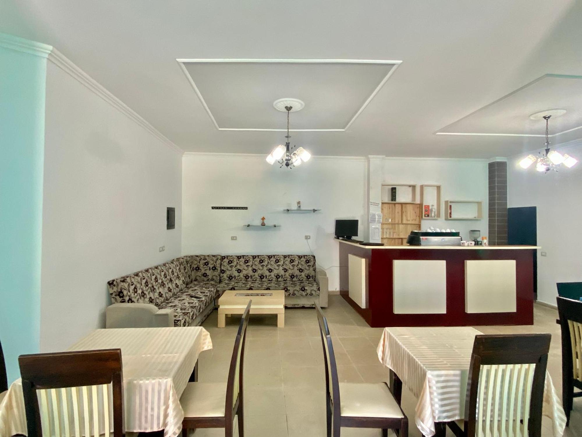 Hotel Adriatik Shëngjin Buitenkant foto